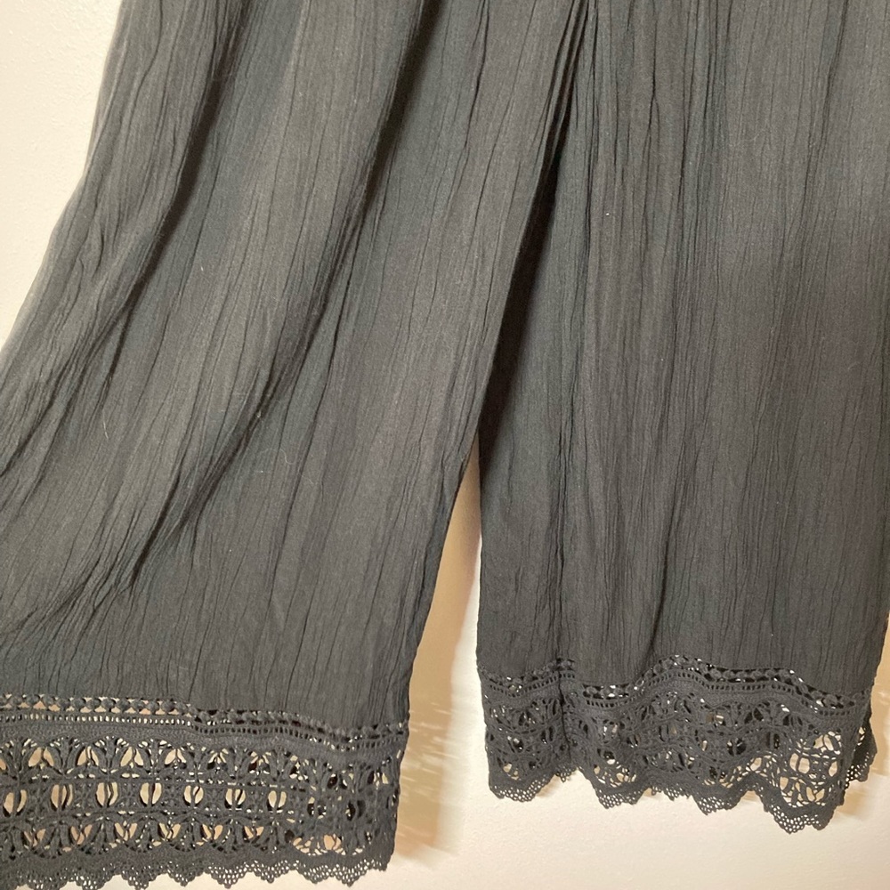 NWT American Eagle Wide Leg Elastic Waistband
Crochet Trim Pants. Size Small - Picture 8 of 8